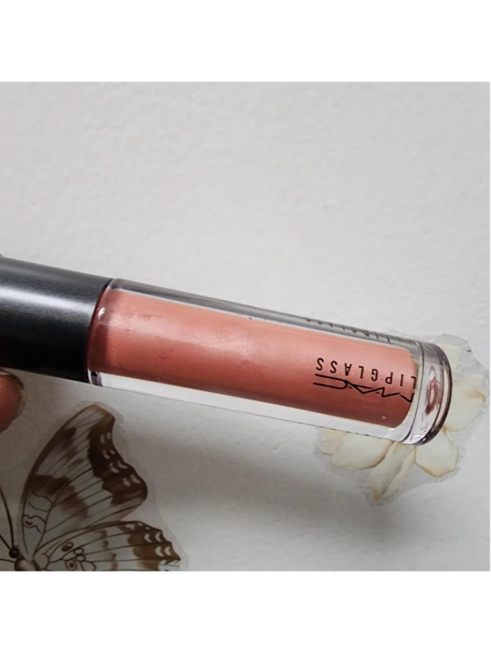 MAC Lipglass in the shade 
